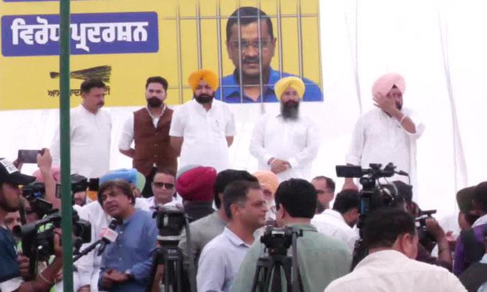 aam-aadmi-party-protested-for-the-release-of-arvind-kejriwal