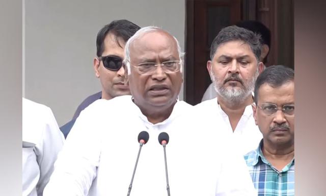 kharge says- 'INDIA alliance will win at least 295 seats' - https://cdn.connectfm.ca/malika-arjun-khadge.jpg