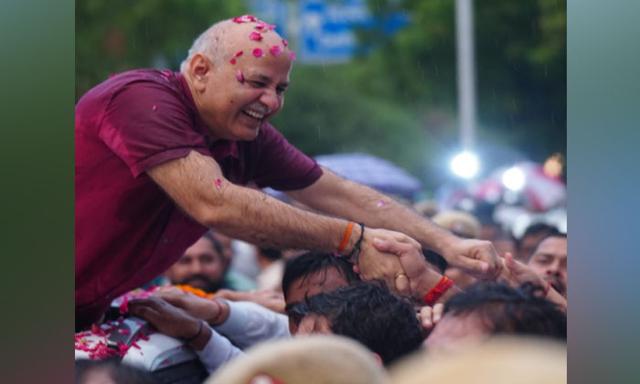 Manish Sisodia came out of Tihar jail after 17 months - https://cdn.connectfm.ca/manish-sisodiya_2024-08-09-155846_pbsh.jpg