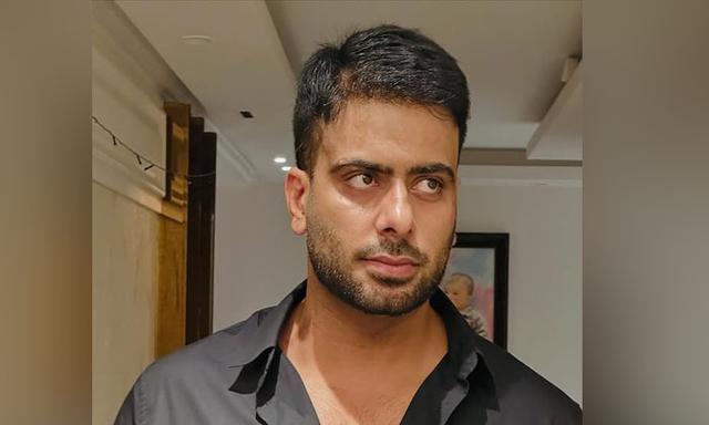 Mankirt Aulakh Sparks Buzz Again: Odd On-Stage Antics, Old Gangster Links and a Cloud of Controversy - https://cdn.connectfm.ca/mankirtaulakh_2026-01-05-173656_hgfx.jpg