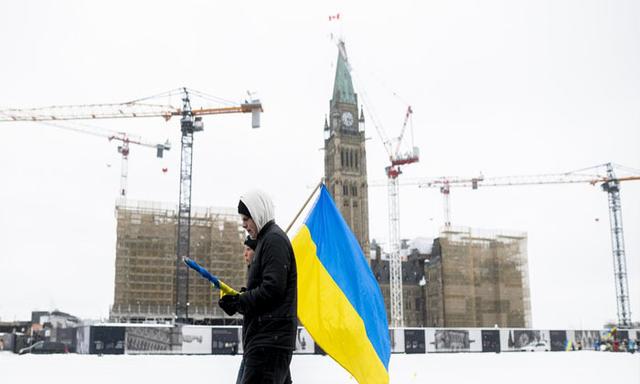 Carney announces $2B in military aid for Ukraine, expands sanctions on Russian vessels - https://cdn.connectfm.ca/military-aid.jpg