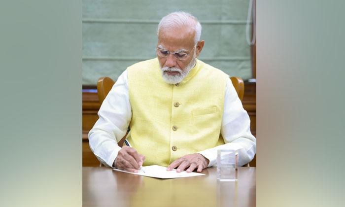 big-decision-taken-in-modi-cabinet-3-crore-families-will-get-houses