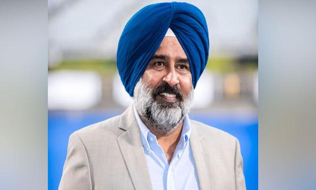 Pargat Singh attacked Vikramjit Singh Chaudhary - https://cdn.connectfm.ca/pargat-singh.jpg