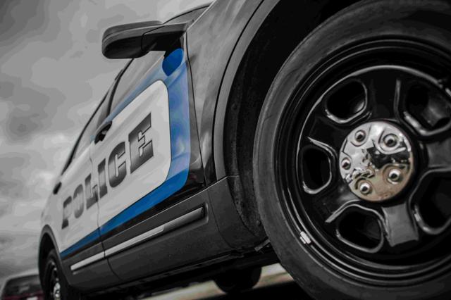 Police urge caution after man injured in random stabbing in  downtown Victoria - https://cdn.connectfm.ca/polce.jpg