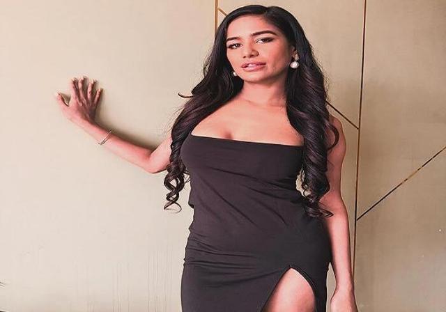 32 YO Actress Poonam Pandey Dies of Cervical Cancer - https://cdn.connectfm.ca/poonam-panday_2024-02-02-153619_cipb.jpg