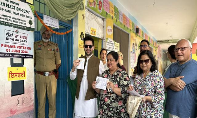 Raghav Chadha cast his vote as soon as the voting started for the last phase - https://cdn.connectfm.ca/raghav-chadda.jpg