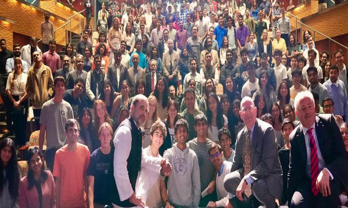 rahul-gandhi-met-a-delegation-of-american-politicians-in-washington-dc