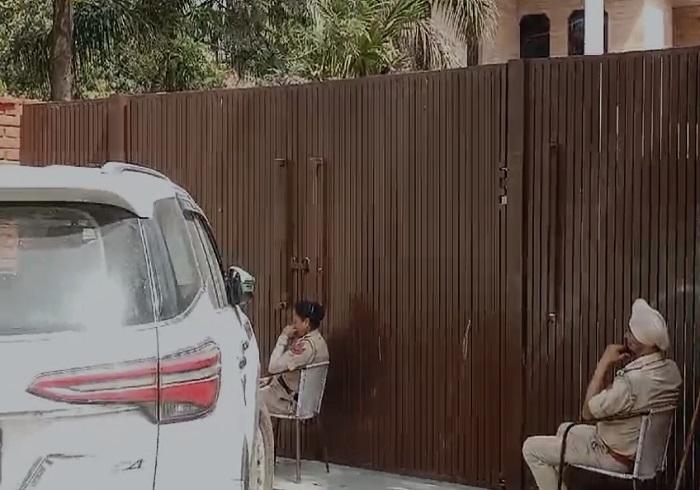 in-punjab-ed-raided-22-places-including-chandigarh-mohali-and-firozpur