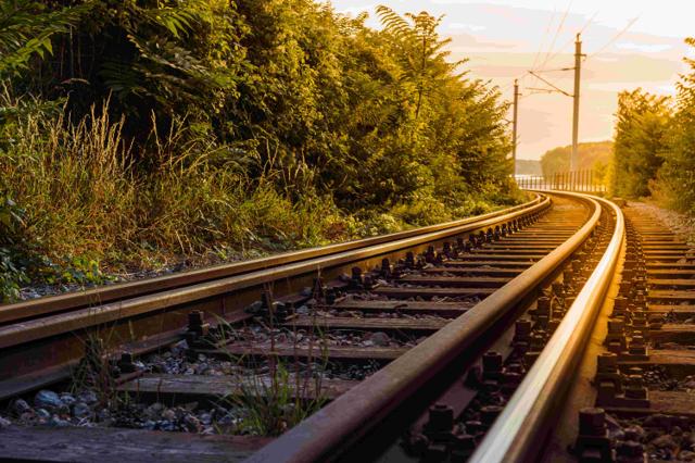 Rail work stoppage shuts down some Ontario, Quebec commuter rail lines - https://cdn.connectfm.ca/railway-track.jpg