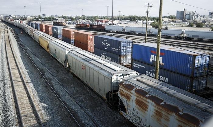 cn-cpkc-to-resume-railway-service-monday-as-work-stoppage-ends