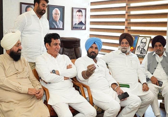 on-joining-bjp-amarinder-singh-raja-waring-targeted-ravneet-bittu