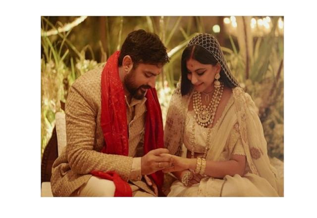 Newlywed bride Rhea Kapoor shares picture from her wedding festivities - https://cdn.connectfm.ca/rhea_210816_152058.jpg