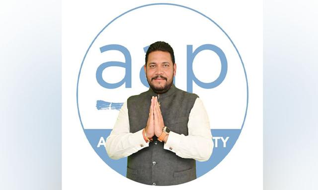 SC Morcha's vice president Robin Sampla joined AAP - https://cdn.connectfm.ca/robin-sapla.jpg