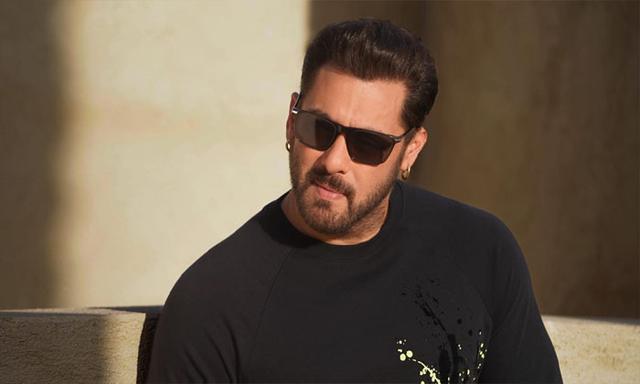 Security beefed up at Salman Khan’s house - https://cdn.connectfm.ca/salman-khan_2025-01-10-143233_yqur.jpg