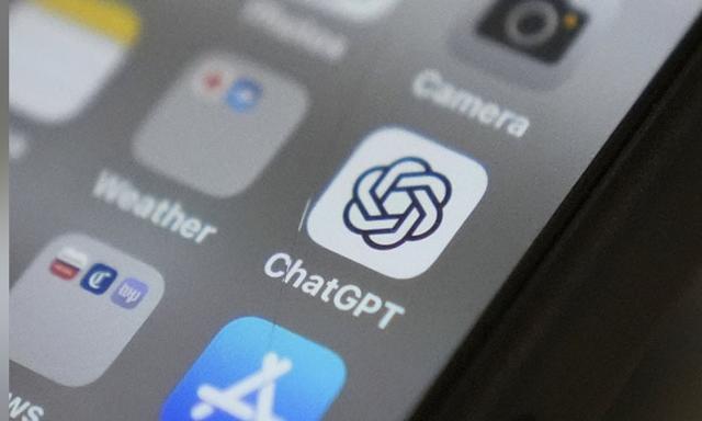 Poll finds broad support in Canada for restricting social media access for children under 16 - https://cdn.connectfm.ca/social-media_2026-05-07-135412_qgdr.jpg