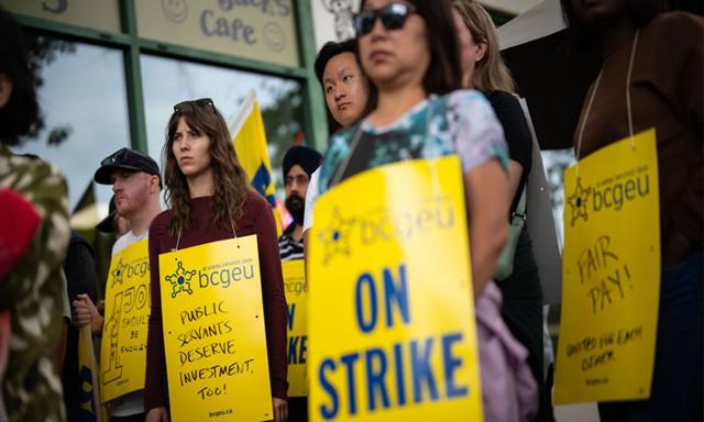 B.C.'s public service workers escalate strike to correctional facilities - https://cdn.connectfm.ca/strikee.jpg