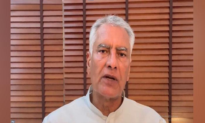 sunil-jakhar-accuses-punjab-cm-of-political-espionage-demands-investigation
