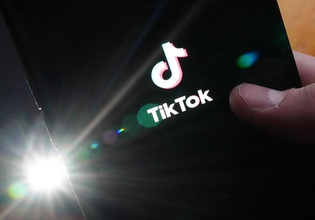 Federal government reveals it ordered national security review of TikTok in September - https://cdn.connectfm.ca/tik-tok.jpg