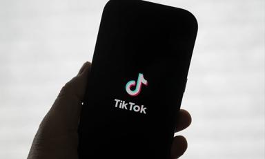 ottawa-reverses-tiktok-shutdown-order-allows-platform-to-remain-in-canada-under-new-conditions