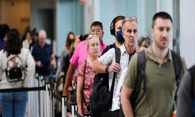U.S. to Begin Mandatory Photo Collection for All Non-Citizens, Including Canadians - https://cdn.connectfm.ca/travellers.jpg