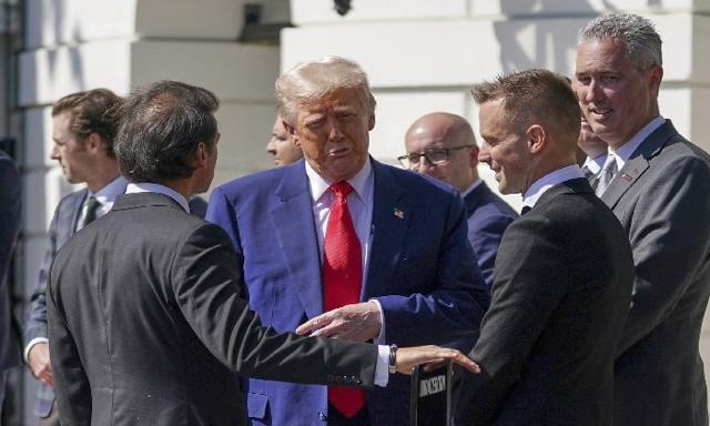 Trump's partial tariff pullback doesn't affect duties on Canadian imports - https://cdn.connectfm.ca/truuuump.jpg