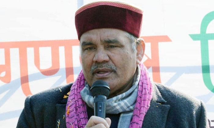 vijay-sampla-held-a-meeting-with-party-workers-at-hoshiarpur