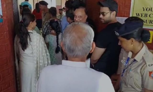 Lok Sabha Elections 2024: 23.91% voting in 13 constituencies of Punjab till 11 am - https://cdn.connectfm.ca/votiing.jpg