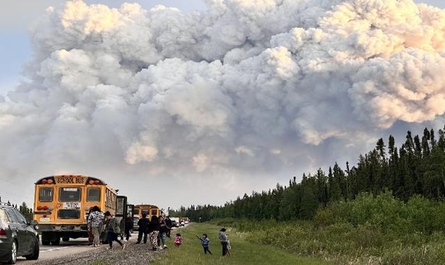 'When our mates need help, Australia is there'; Canada gets help fighting wildfires - https://cdn.connectfm.ca/wildfires_2025-06-10-120137_khvz.jpg