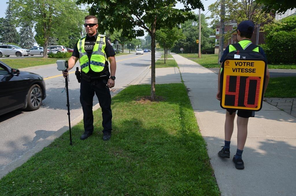montreal-police-equip-school-children-with-backpacks-that-display-speed