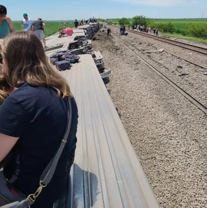 amtrak-train-collides-with-dump-truck-derails-in-missouri
