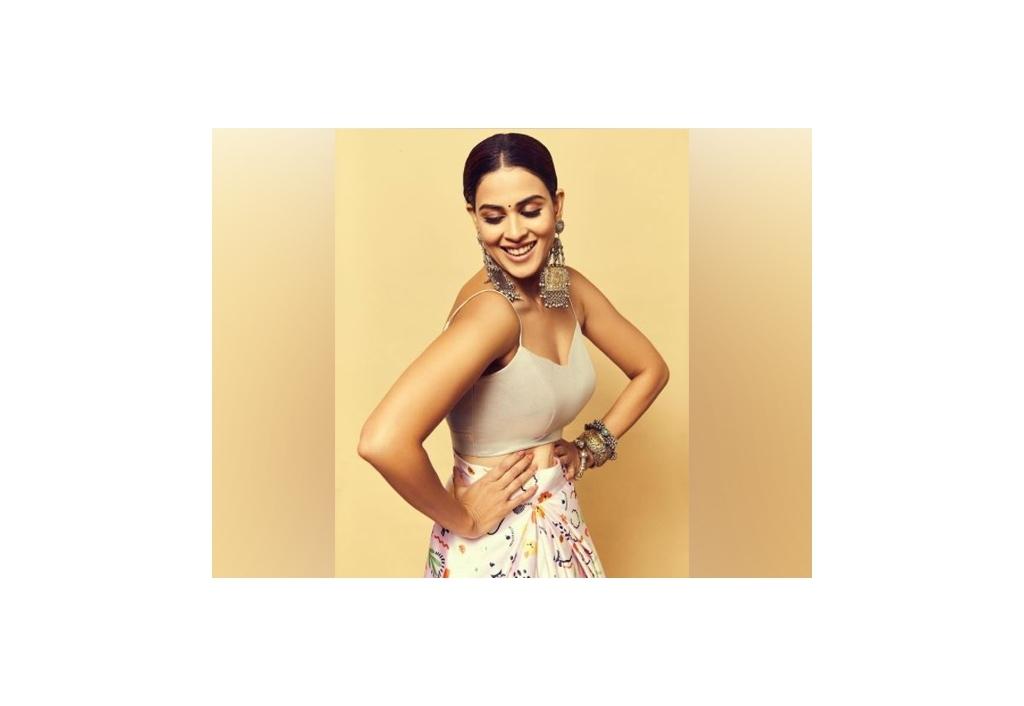 genelia-deshmukh-to-make-marathi-debut-with-film-ved