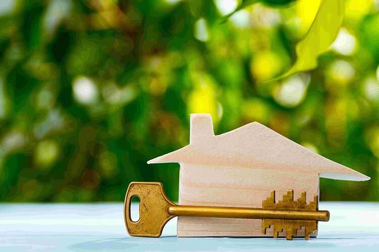 according-to-canadian-real-estate-association-house-sales-decreasing-in-canada