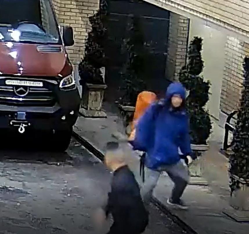 vpd-investigates-after-security-guard-threatened-with-knife