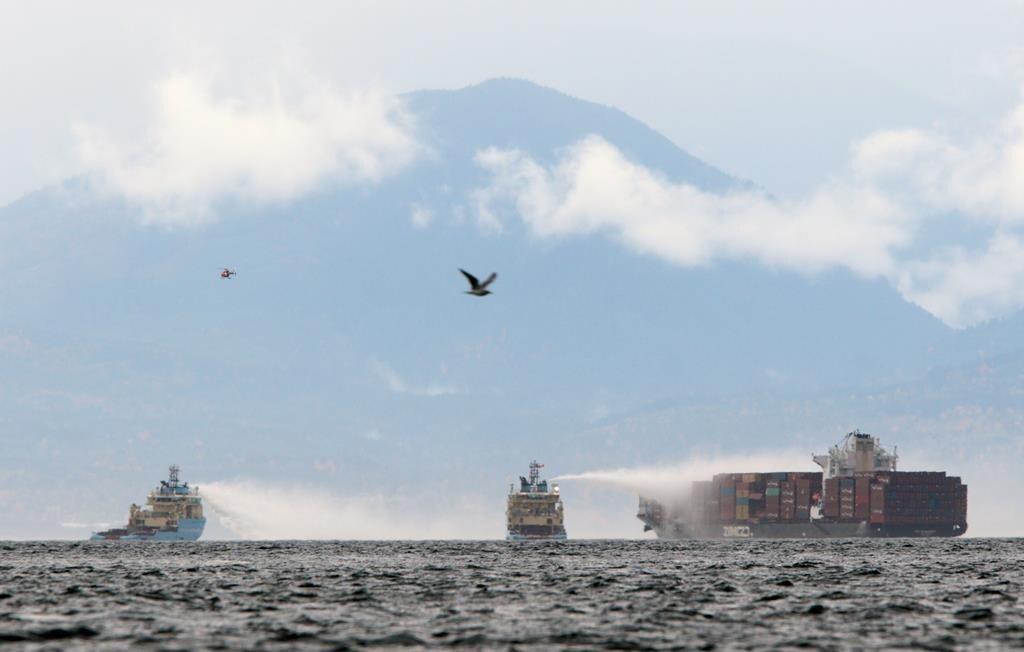 transportation-safety-board-to-probe-fire-in-containers-on-zim-kingston-off-victoria