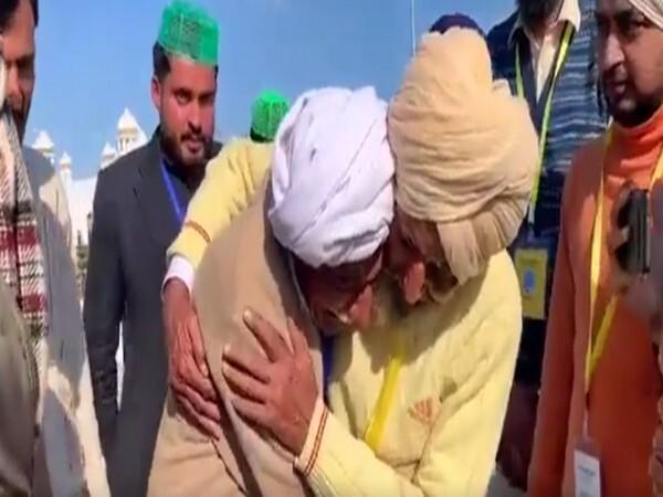 separated-during-partition-brothers-hug-burst-into-tears-on-meeting-after-74-years-at-kartarpur-corridor