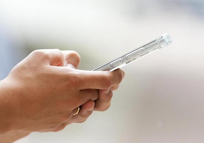 quebec-students-forbidden-from-using-cellphones-in-classrooms-after-winter-break