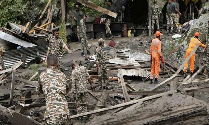 at-least-200-killed-in-pakistan-floods-landslides